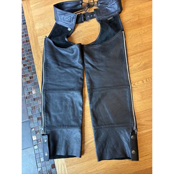 Harley Davidson Black Leather Men's Biker Chaps 98480-97VM Medium Logo snaps EUC - Picture 7 of 14